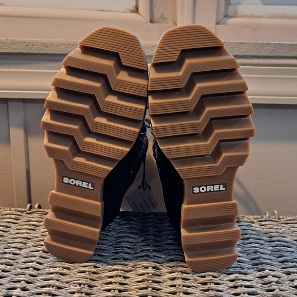 Sorel Joan of Arctic Wedge III Shearling Lace Cozy Boots - Picture 7 of 11